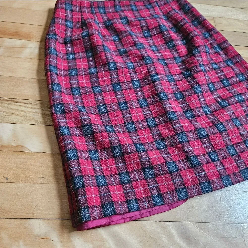 Vintage Savannah Red and Black Plaid Pencil Skirt